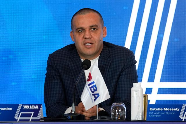 Potvrđena odluka da se Međunarodna bokserska asocijacija ukloni iz olimpijske porodice The president of the International Boxing Association Umar Kremlev attends a conference in Paris, France, Nov. 16, 2023. The Court of Arbitration for Sport has upheld the IOC decision to remove the International Boxing Association from the Olympic family. (AP Photo/Michel Euler, File)