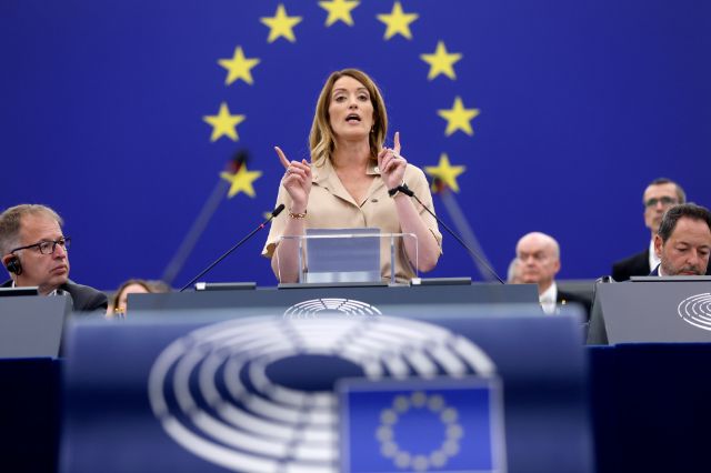 Roberta Mecola ponovo izabrana za predsednicu EP European Parliament President Roberta Metsola speaks during the opening plenary of the newly-elected European Parliament in Strasbourg, eastern France, Tuesday, July 16, 2024. (AP Photo/Jean-Francois Badias)