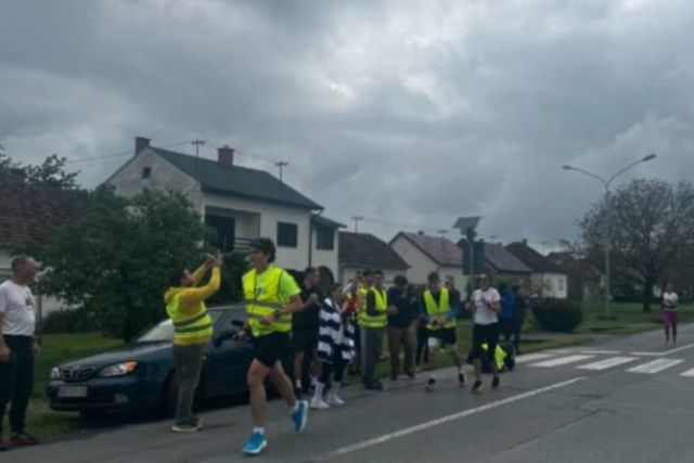 Studenti-maratonci nastavili put iz Osijeka, danas trče deonicu od 118 kilometara