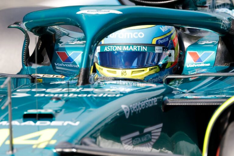 Alonso: Bolid Aston Martina u 2026. godini uticaće na moju odluku o povlačenju iz Formule 1 Aston Martin driver Fernando Alonso of Spain sits in his car during the qualifying session ahead of the Spanish Grand Prix Formula One race at the Barcelona Catalunya racetrack in Montmelo, near Barcelona, Spain, Saturday, May 31, 2025. (Juan Medina/Pool Photo via AP)