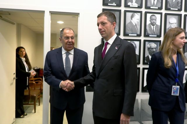 Đurić i Lavrov razgovarali o unapređenju bilateralne saradnje i „dešavanjima u Srbiji“