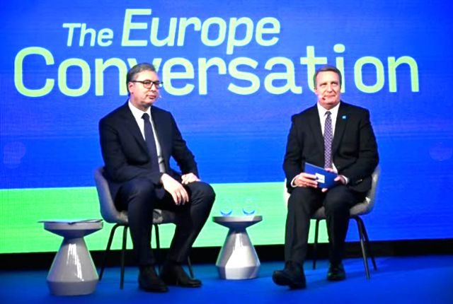 Ruski analitičar: Vučićev striptiz u Briselu pokazao da smatra sve Ruse idiotima