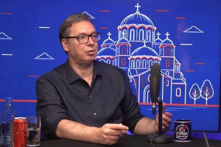 Vučić: „Uskoro podnosim ostavku, počeo sam da pakujem knjige u Predsedništvu“
