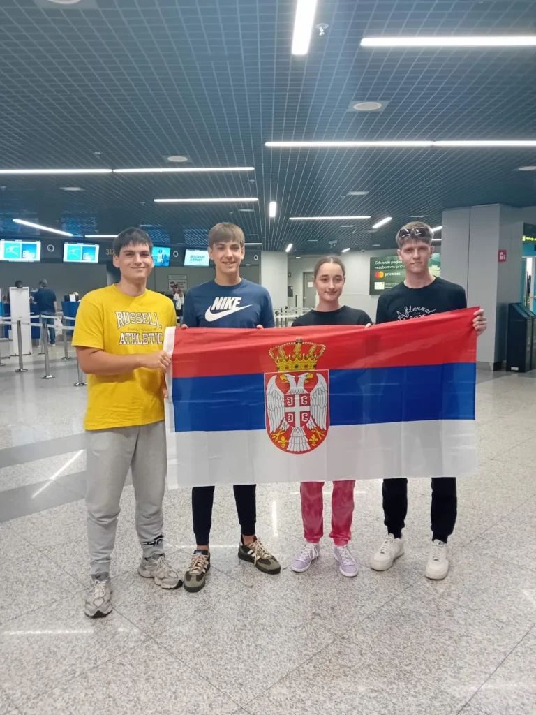 Hjustone, imamo medalje: Samo četiri đaka iz Srbije otišla na matematičko takmičenje – i svi se vratili s odličjima