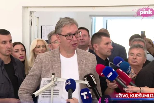 Vučić: Nećemo zatvoriti pogon Jumka u Kuršumliji
